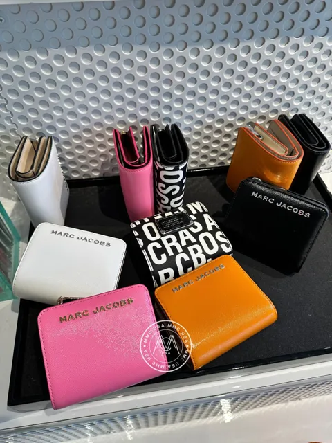 MJ TRADEMARC SMALL COMPACT WALLET