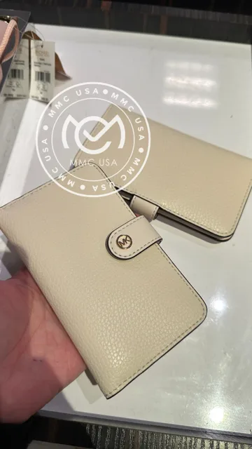 MK JET SET MEDIUM CARD CASE